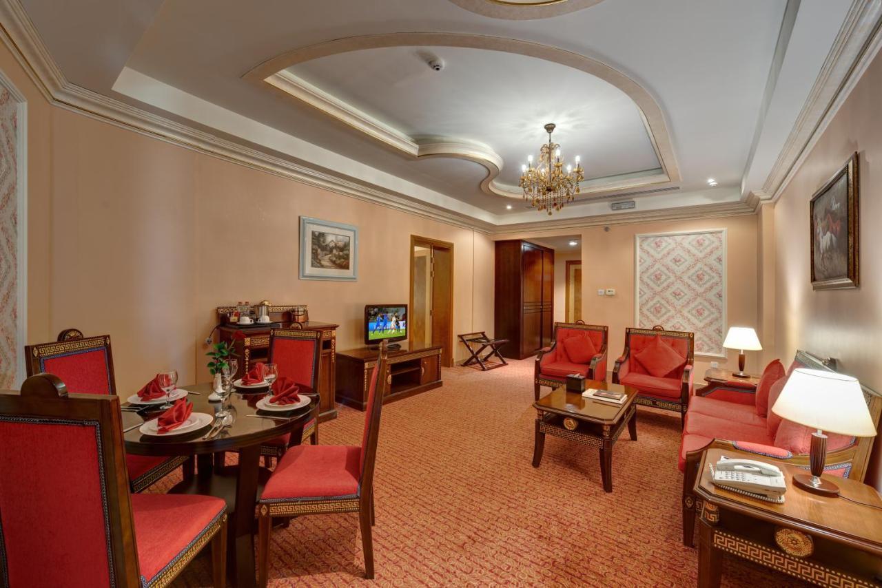 Sahara Beach Resort & Spa Sharjah Exterior photo A suite at the hotel