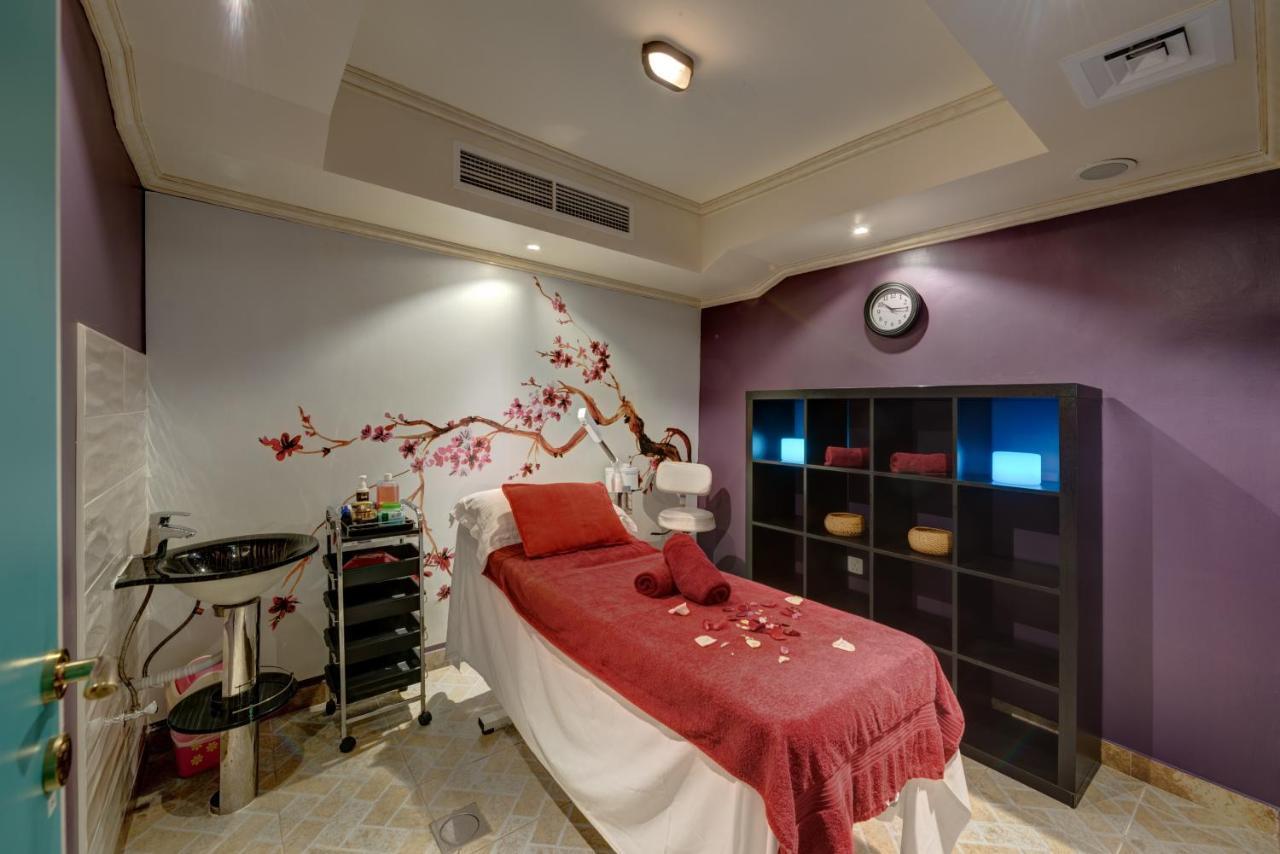 Sahara Beach Resort & Spa Sharjah Exterior photo A treatment room at a spa